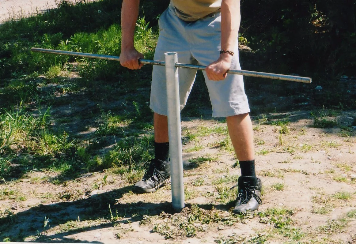 Der allererste Schraubpfahl, von Hand installiert, 2001